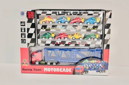 فريق السباق "Racing Team" مع شاحنة النقل